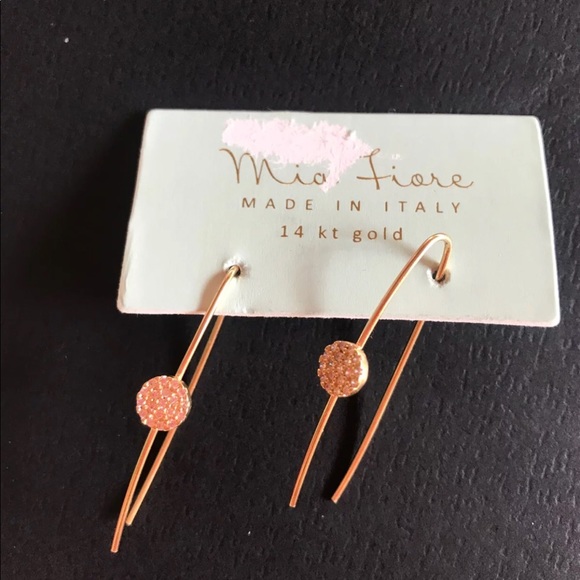 Jewelry - New solid 14k yellow gold curve designer earrings